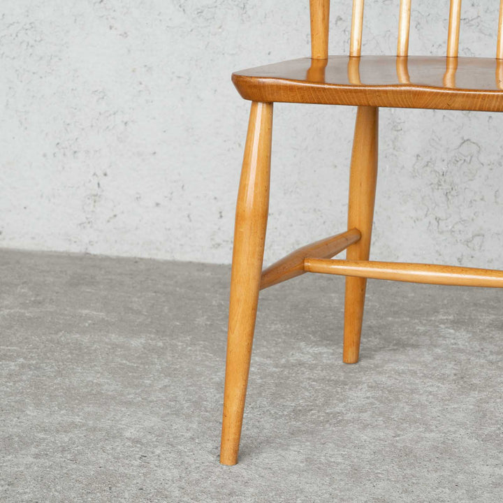 英国【ERCOL アーコール】エルム 6本スポーク フープバックチェア No.139 Windsor ウインザー /22E-9[m]