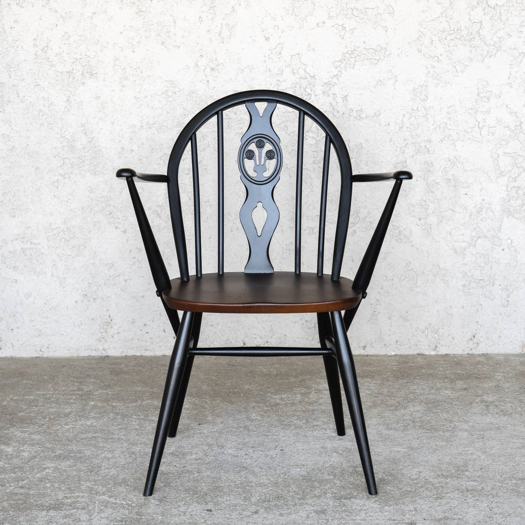 英国【ERCOL アーコール】シックなブラックペイント シスルバックアームチェア No.371A /22E-8[m]