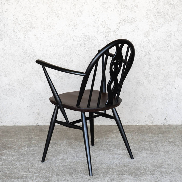 英国【ERCOL アーコール】シックなブラックペイント シスルバックアームチェア No.371A /22E-8[m]