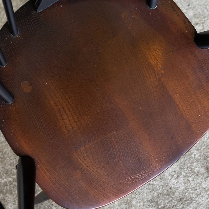英国【ERCOL アーコール】シックなブラックペイント シスルバックアームチェア No.371A /22E-8[m]