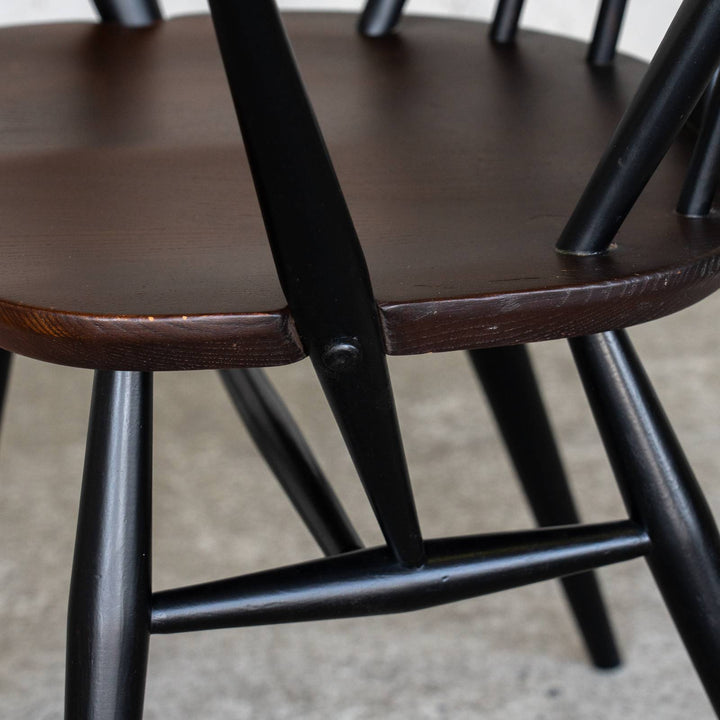 英国【ERCOL アーコール】シックなブラックペイント シスルバックアームチェア No.371A /22E-8[m]