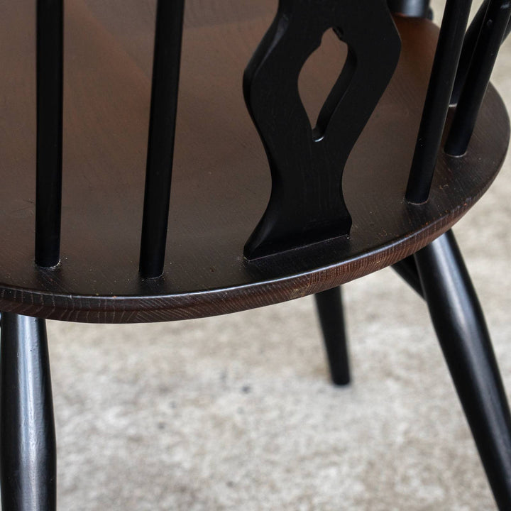 英国【ERCOL アーコール】シックなブラックペイント シスルバックアームチェア No.371A /22E-8[m]