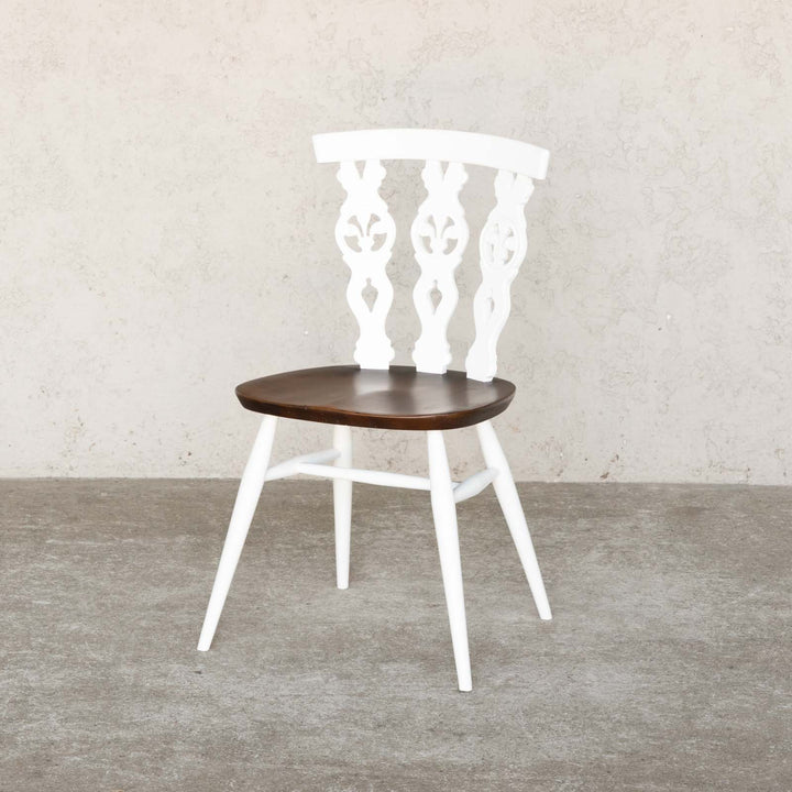 英国【ERCOL アーコール】ホワイトペイントがエレガントさを醸し出す シスルバックチェア No.375 /22E-3 [m]