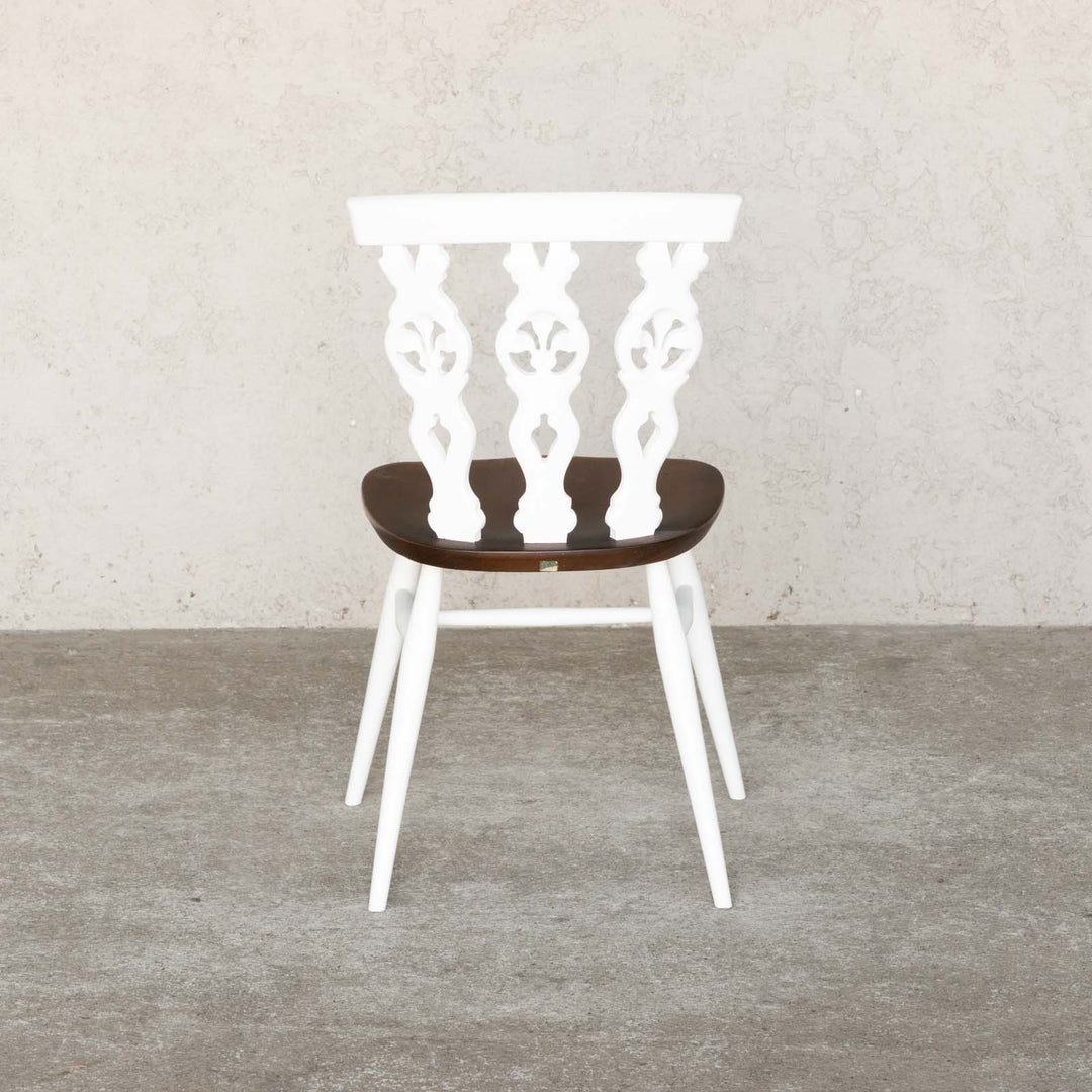 英国【ERCOL アーコール】ホワイトペイントがエレガントさを醸し出す シスルバックチェア No.375 /22E-3 [m]
