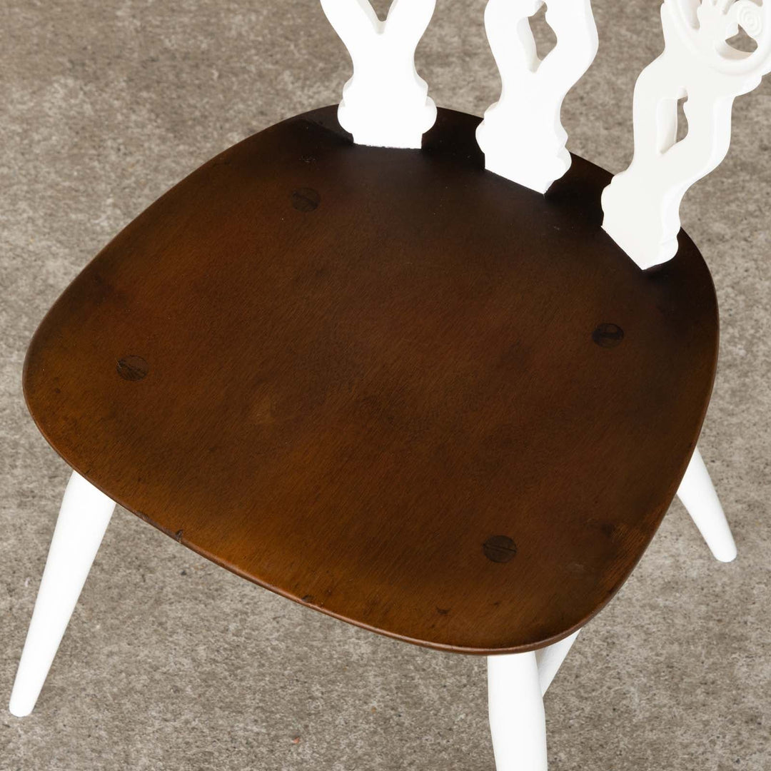 英国【ERCOL アーコール】ホワイトペイントがエレガントさを醸し出す シスルバックチェア No.375 /22E-3 [m]