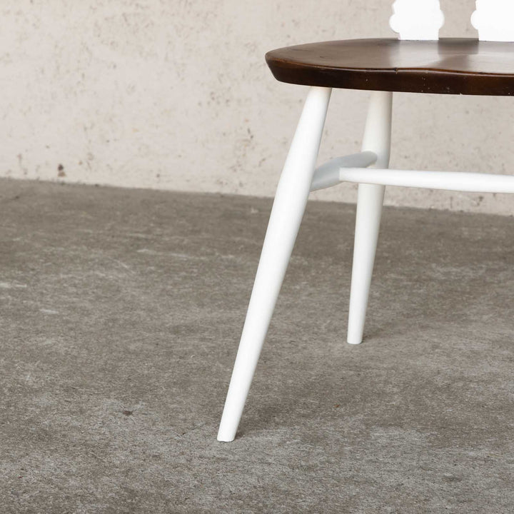 英国【ERCOL アーコール】ホワイトペイントがエレガントさを醸し出す シスルバックチェア No.375 /22E-3 [m]