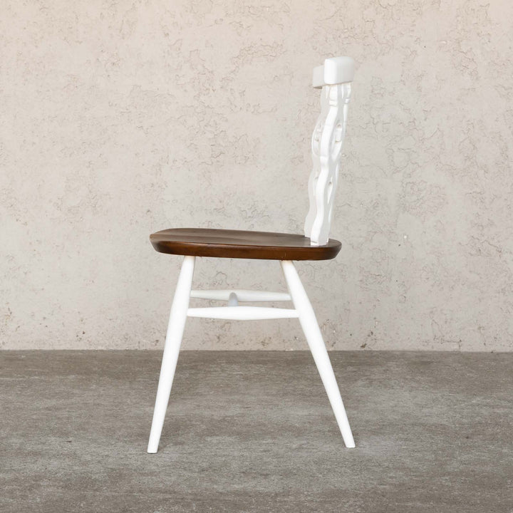 英国【ERCOL アーコール】ホワイトペイントがエレガントさを醸し出す シスルバックチェア No.375 /22E-3 [m]