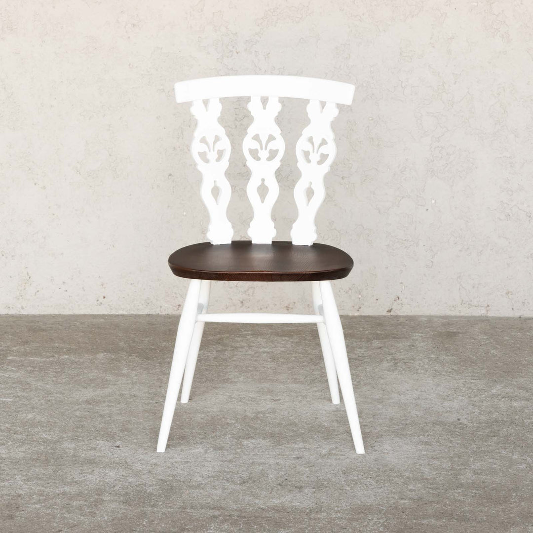 英国【ERCOL アーコール】ホワイトペイントがエレガントさを醸し出す シスルバックチェア No.375 /22E-5 [m]