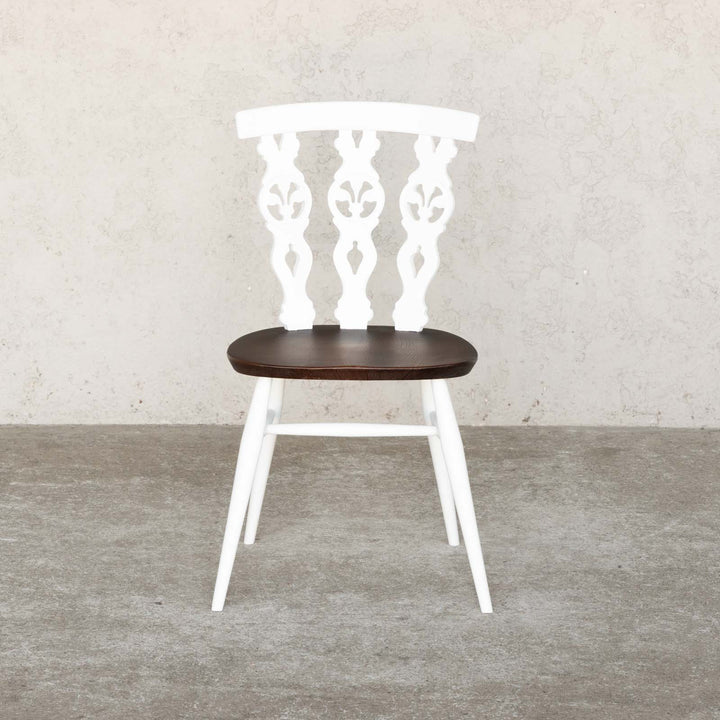 英国【ERCOL アーコール】ホワイトペイントがエレガントさを醸し出す シスルバックチェア No.375 /22E-5 [m]