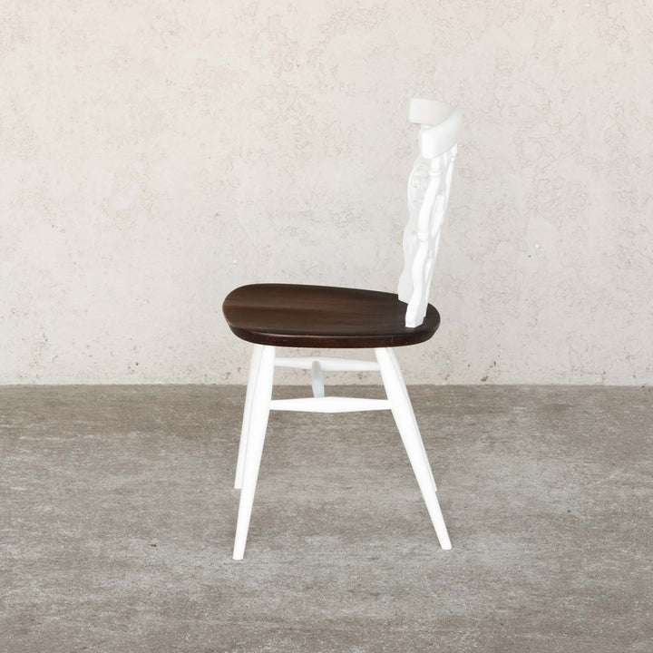 英国【ERCOL アーコール】ホワイトペイントがエレガントさを醸し出す シスルバックチェア No.375 /22E-5 [m]