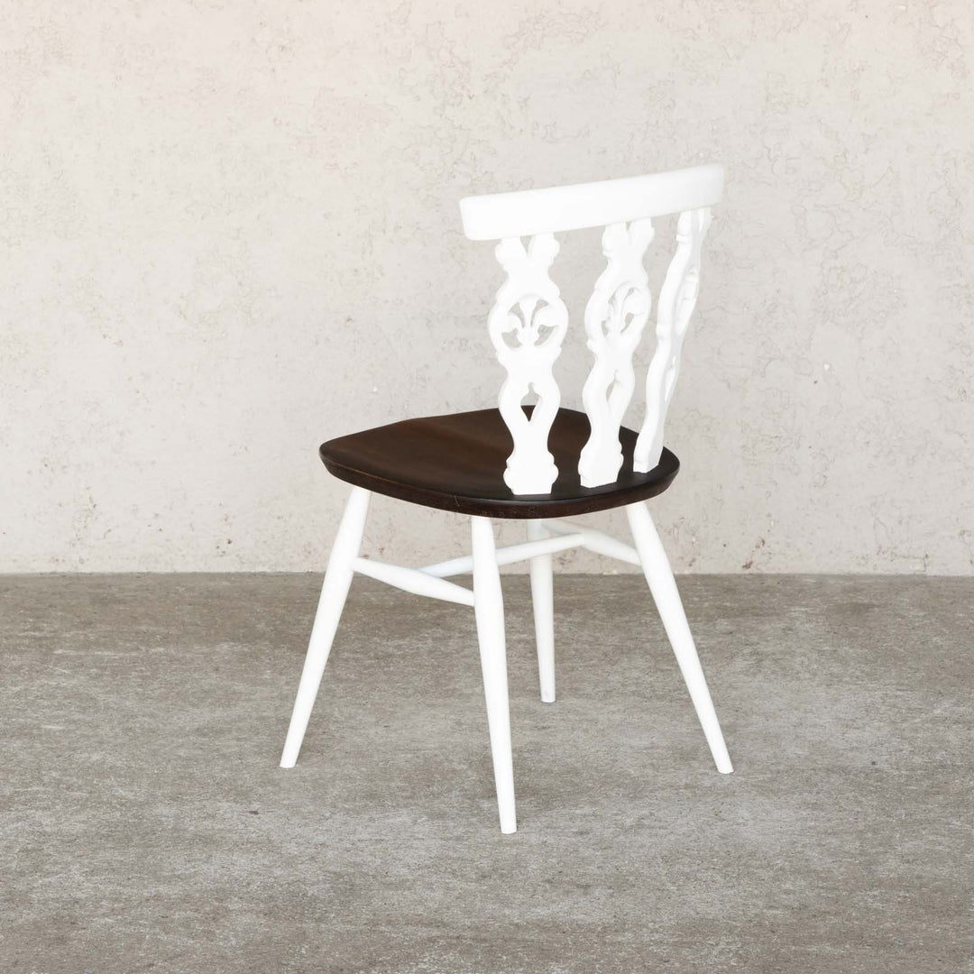 英国【ERCOL アーコール】ホワイトペイントがエレガントさを醸し出す シスルバックチェア No.375 /22E-5 [m]