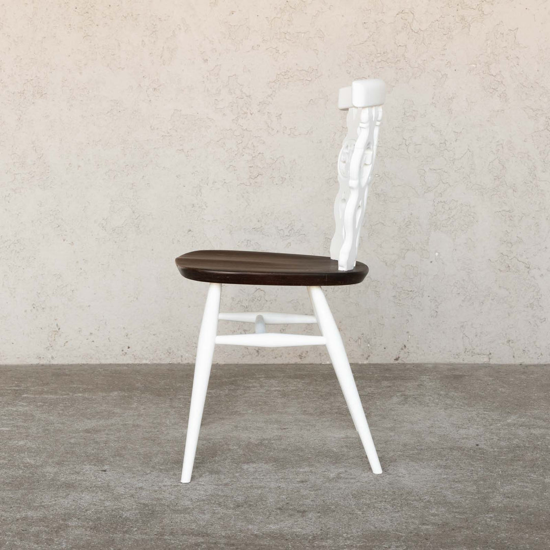 英国【ERCOL アーコール】ホワイトペイントがエレガントさを醸し出す シスルバックチェア No.375 /22E-5 [m]