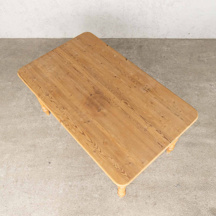 パイン材の温もりのある素朴さがカントリーやナチュラルなお部屋作りにマッチする キッチンテーブル /22E[m]