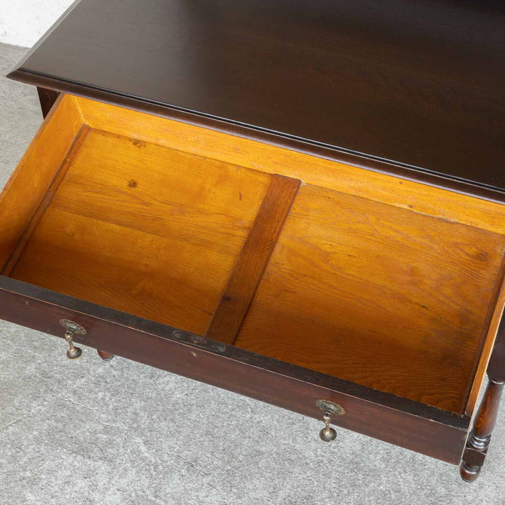 実用的なすっきりとしたシンプルなフォルムに上品な装飾が施された オーク ドレッサー /22E[m]