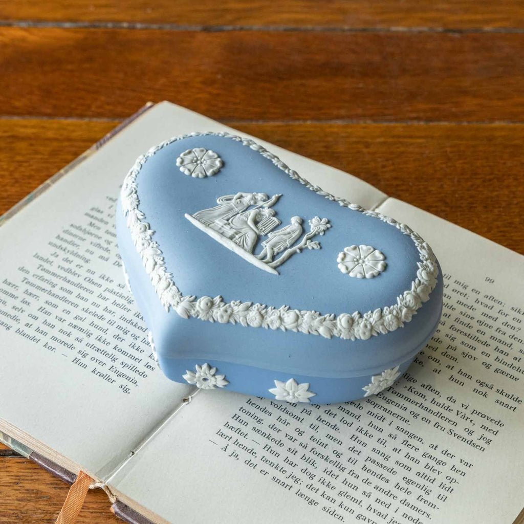 WEDGWOOD ウェッジウッド Jasper ジャスパー】蓋付き小物入れ ハート