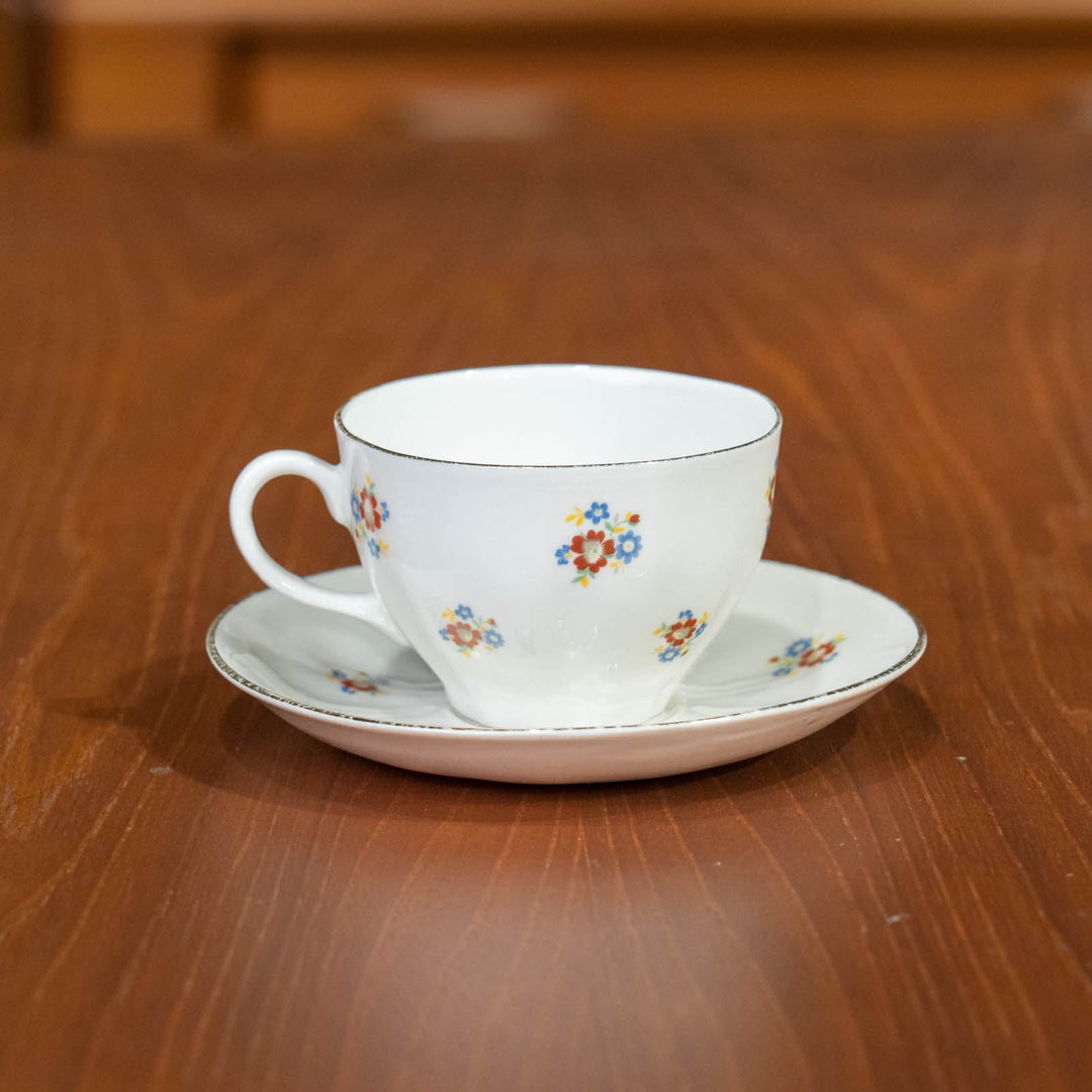 【ARABIA アラビア】北欧らしい小さな花柄デザインが可愛らしい コーヒーカップ&ソーサー OZモデル[m]