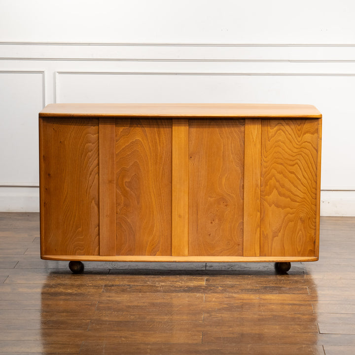 英国【ERCOL アーコール】オリジナルのカトラリートレイが備わった キャスター付き サイドボード /22I[m]