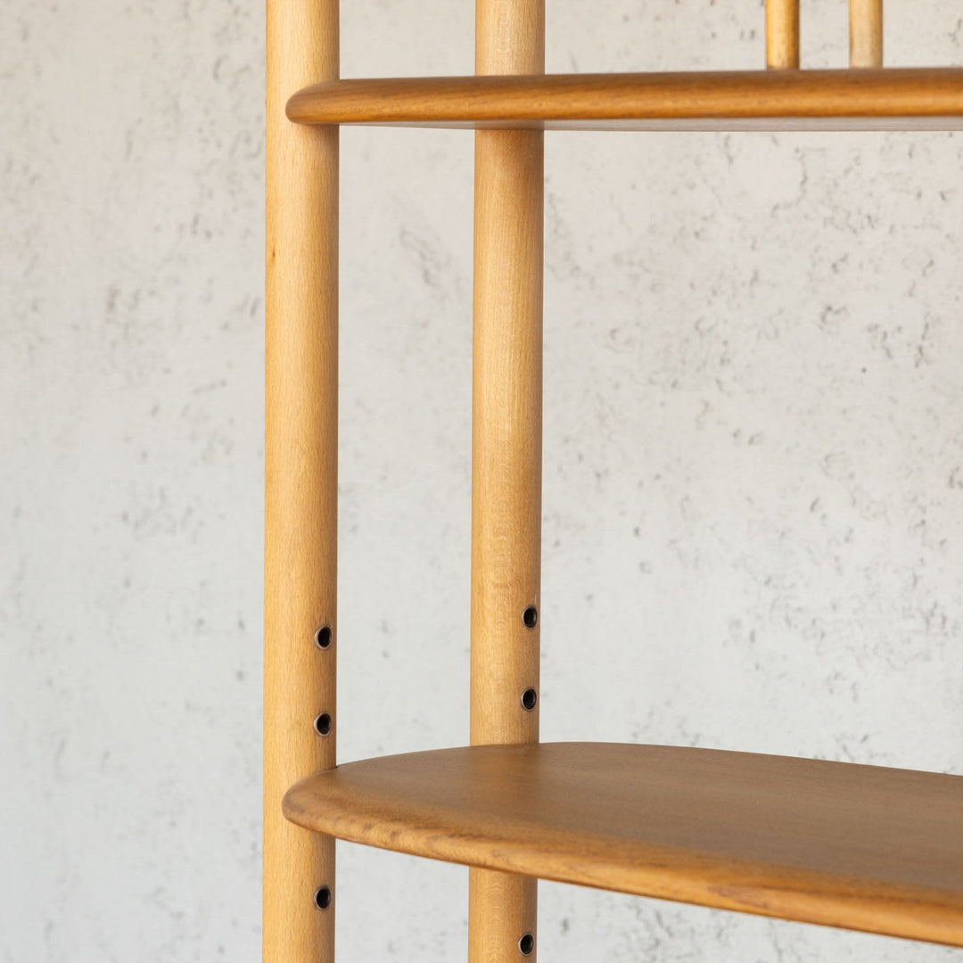 英国【ERCOL アーコール】どちら側から見ても美しい仕上がり 部屋を間仕切りするための家具 ルームディバイダー[m]