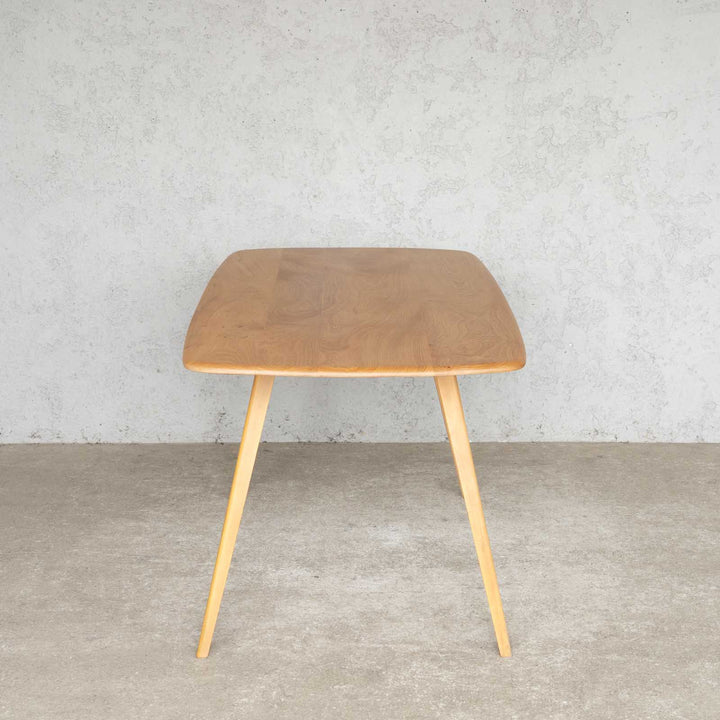 英国【ERCOL アーコール】ナチュラルな色味と丸みのある優しいフォルム リフェクトリーテーブル /22I[m]