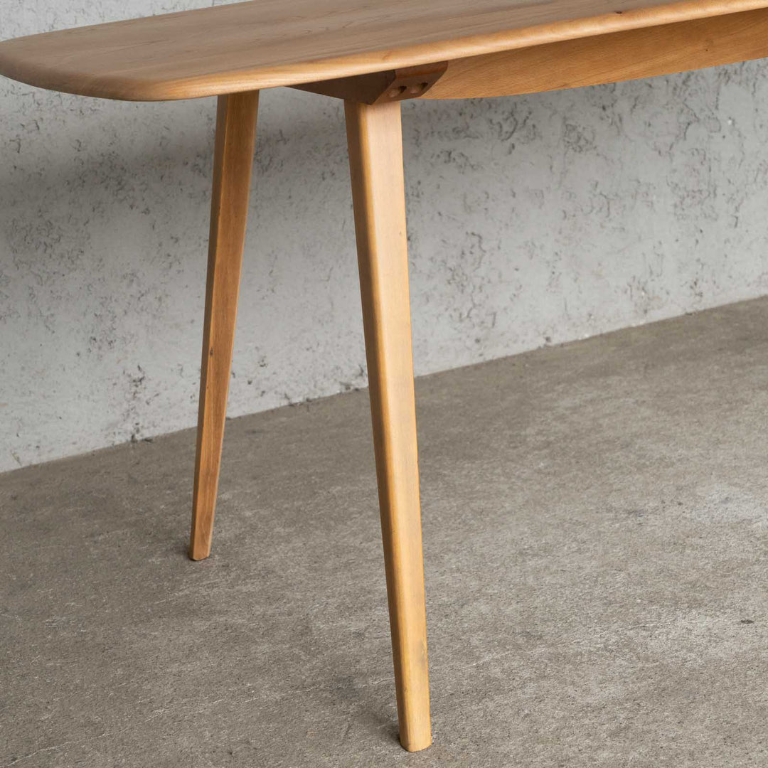 英国【ERCOL アーコール】ナチュラルな色味と丸みのある優しいフォルム リフェクトリーテーブル /22I[m]