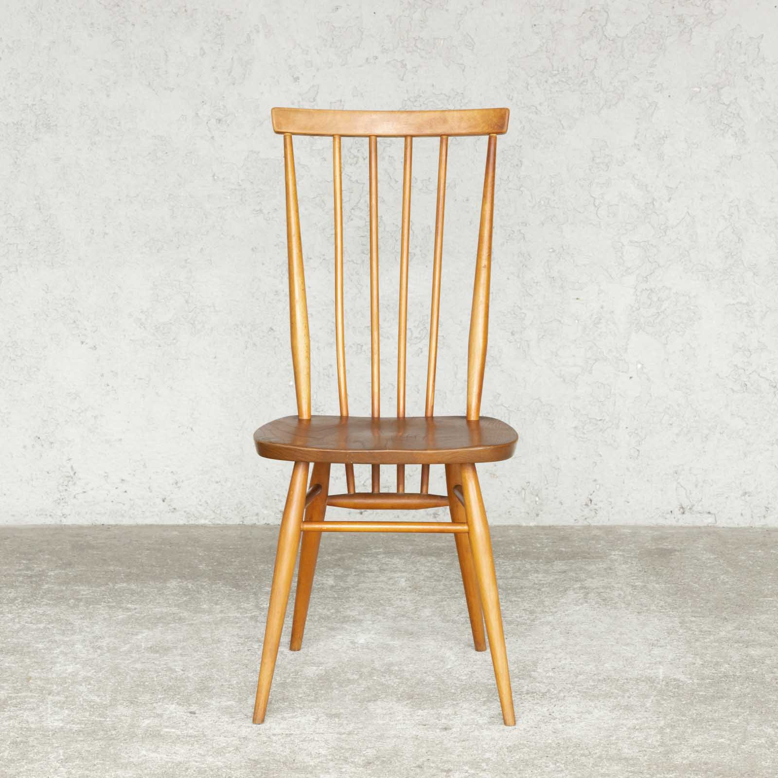 英国【ERCOL アーコール】シンプルで直線的なデザイン ハイバック