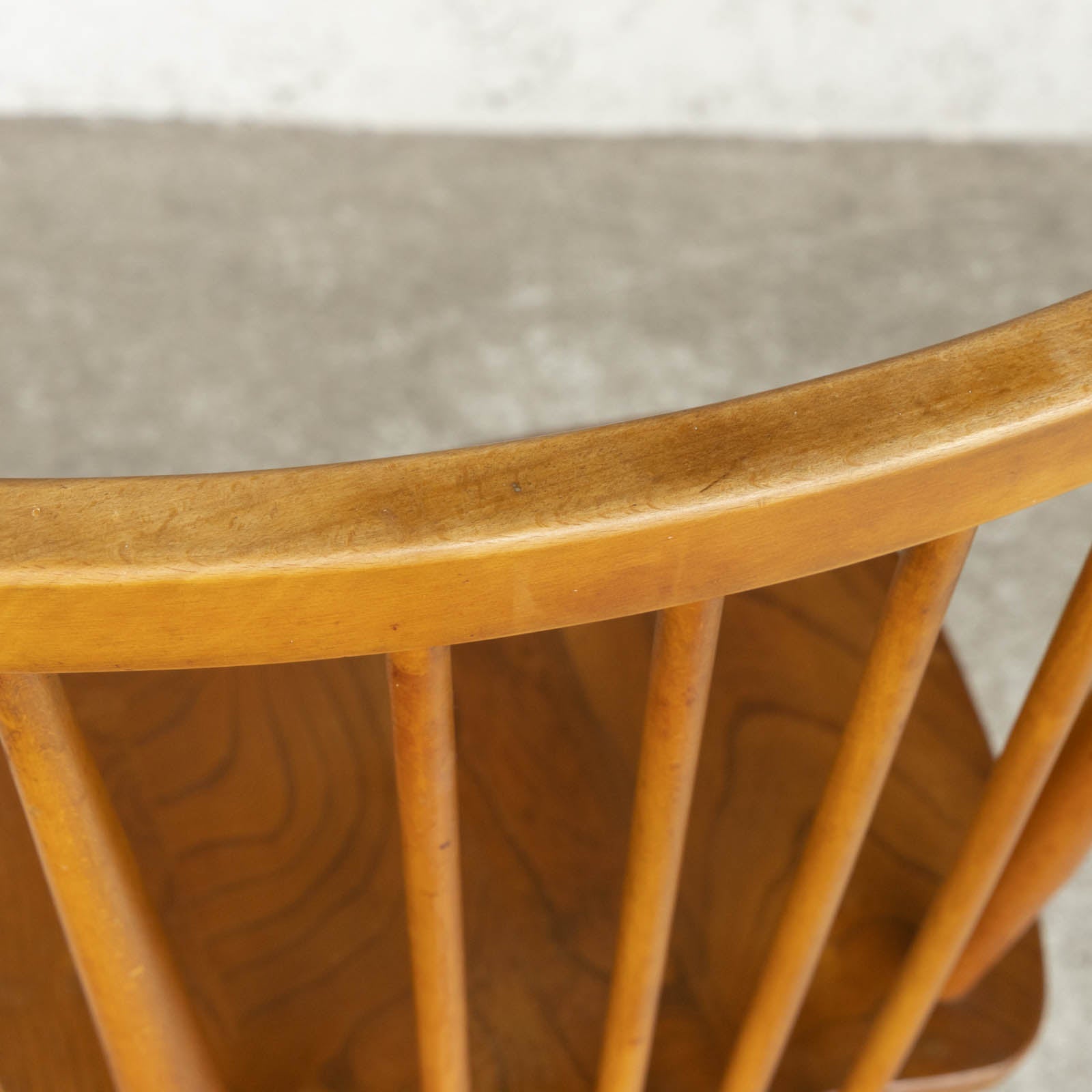 英国【ERCOL アーコール】シンプルで直線的なデザイン ハイバック