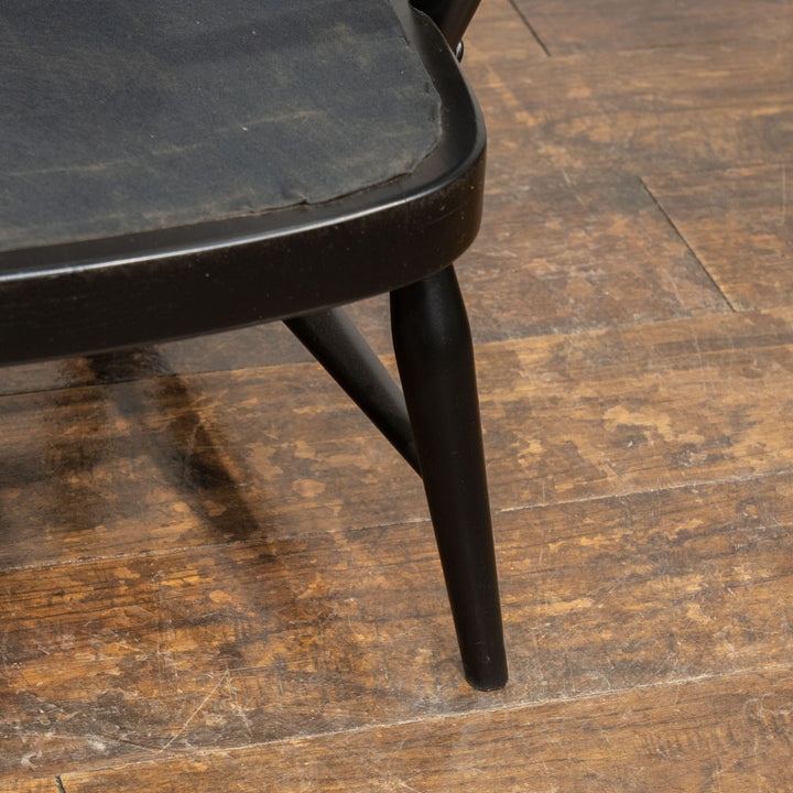 英国【ERCOL アーコール】ブラックフレームにリメイク イージーチェア /22I-1