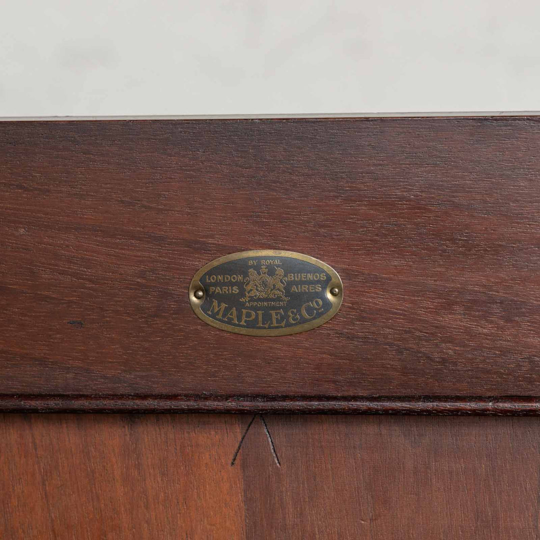 英国【MAPLE&CO メイプル&カンパニー】上品な佇まいのミラーバックサイドボード[m]