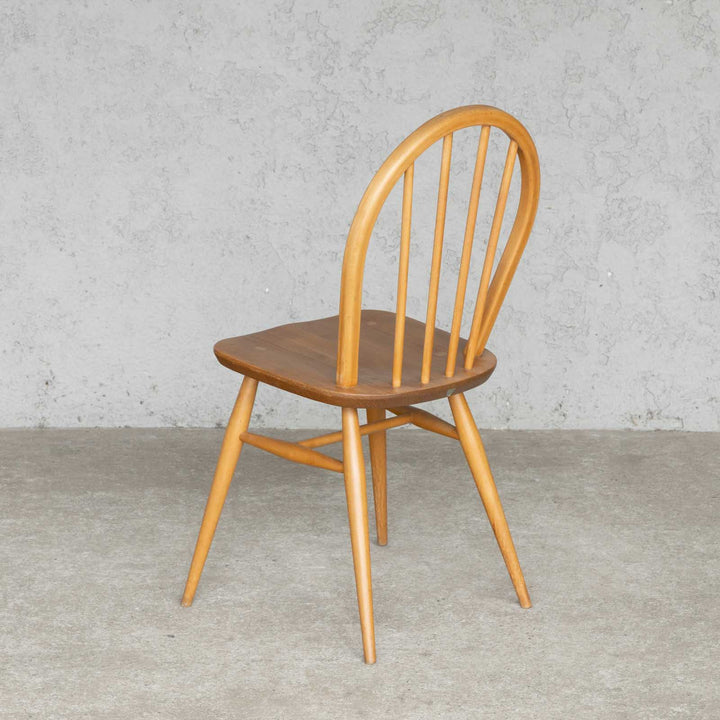 英国【ERCOL アーコール】エルム 4本スポーク フープバックチェア No.400 Windsor ウインザー /22K-A1[m]