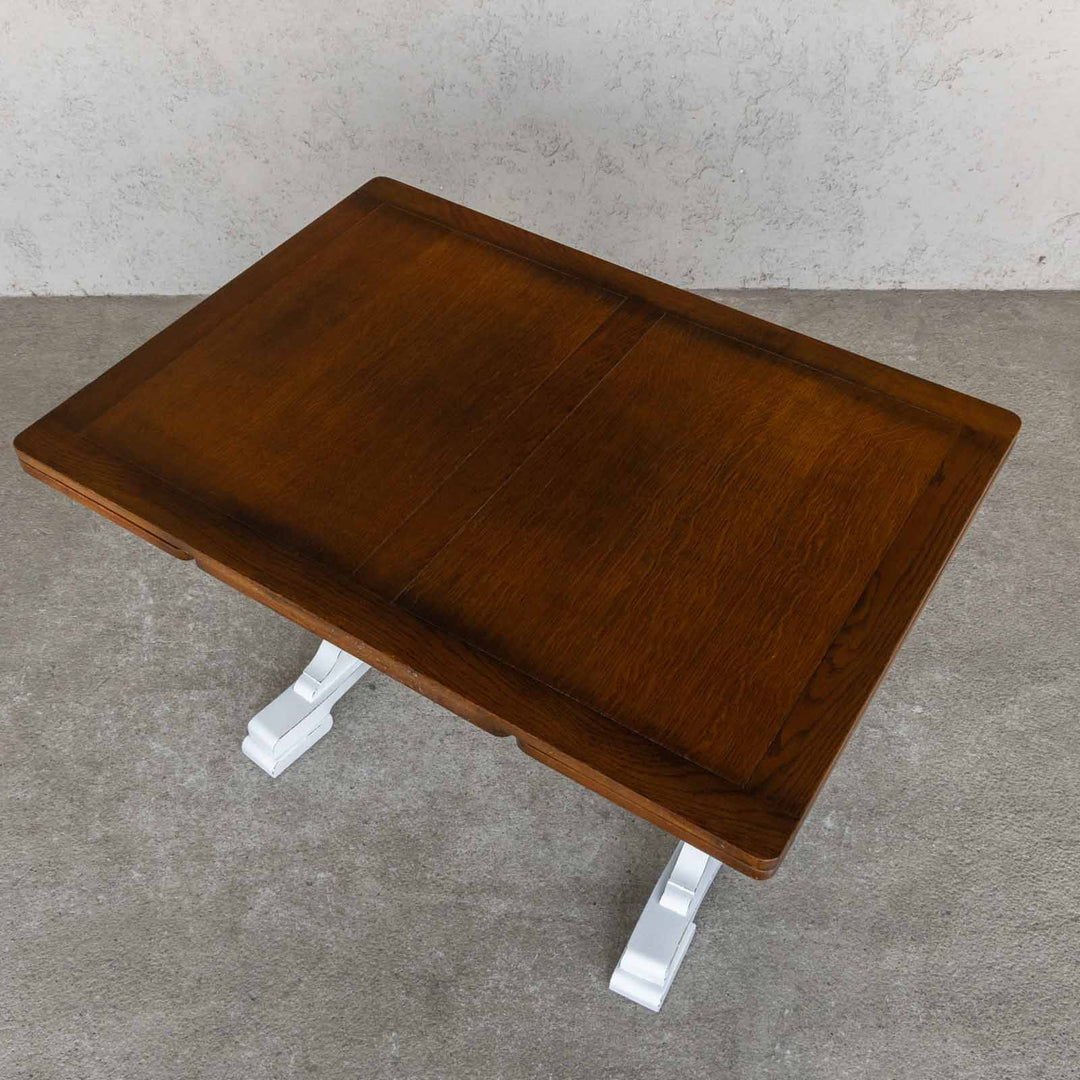 ホワイトペイントでリメイクされた脚が上品 ドローリーフ 伸長式ダイニングテーブル[m]