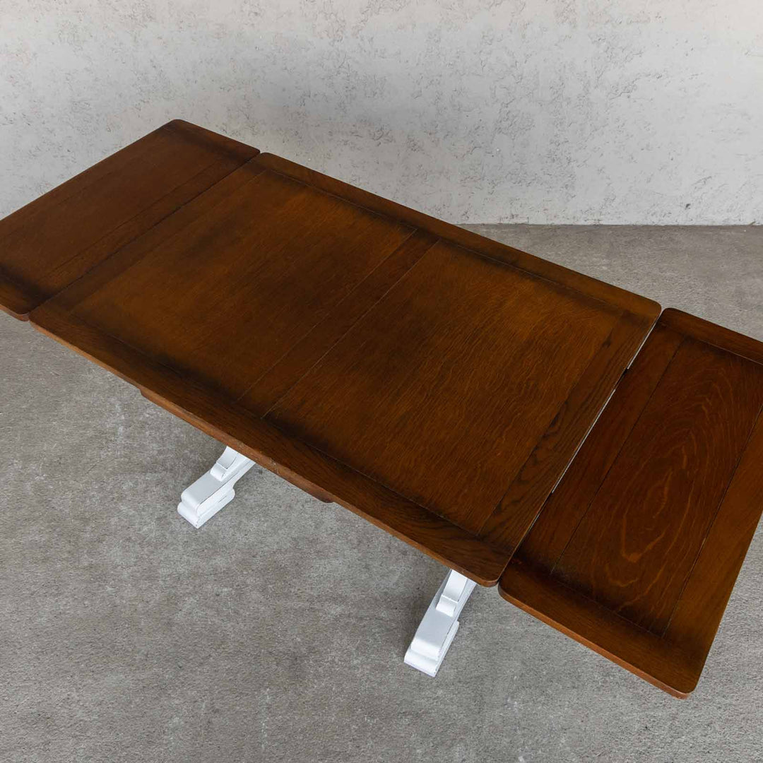 ホワイトペイントでリメイクされた脚が上品 ドローリーフ 伸長式ダイニングテーブル[m]