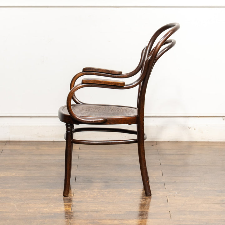 【Mundus ムンダス】背もたれの曲線や座面の彫りも美しい ダブルループバック ベントウッドアームチェア /22K