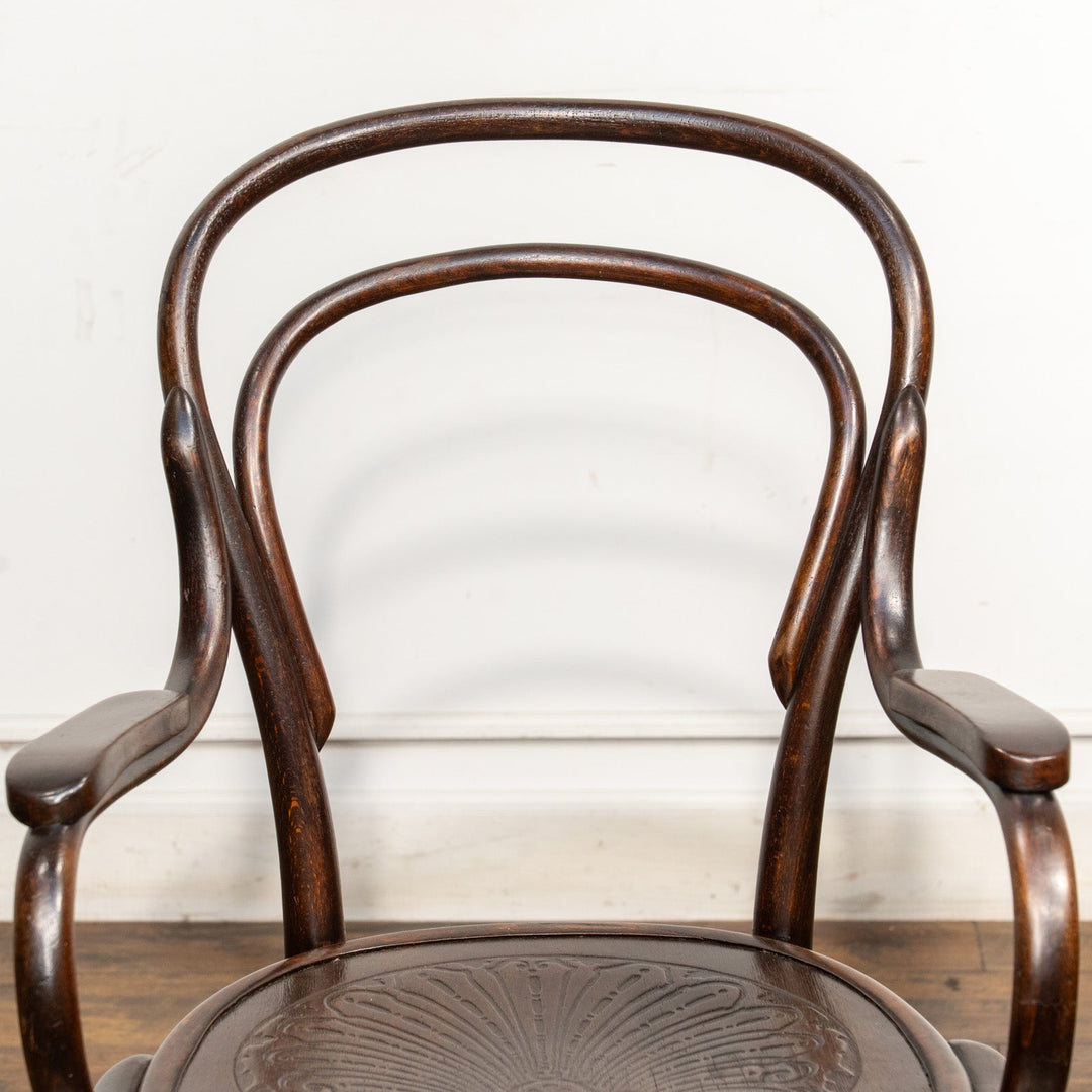 【Mundus ムンダス】背もたれの曲線や座面の彫りも美しい ダブルループバック ベントウッドアームチェア /22K