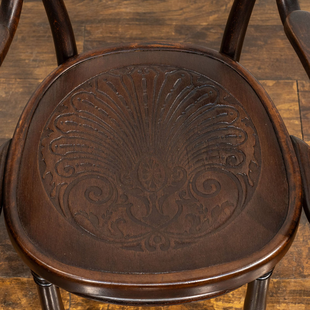 【Mundus ムンダス】背もたれの曲線や座面の彫りも美しい ダブルループバック ベントウッドアームチェア /22K