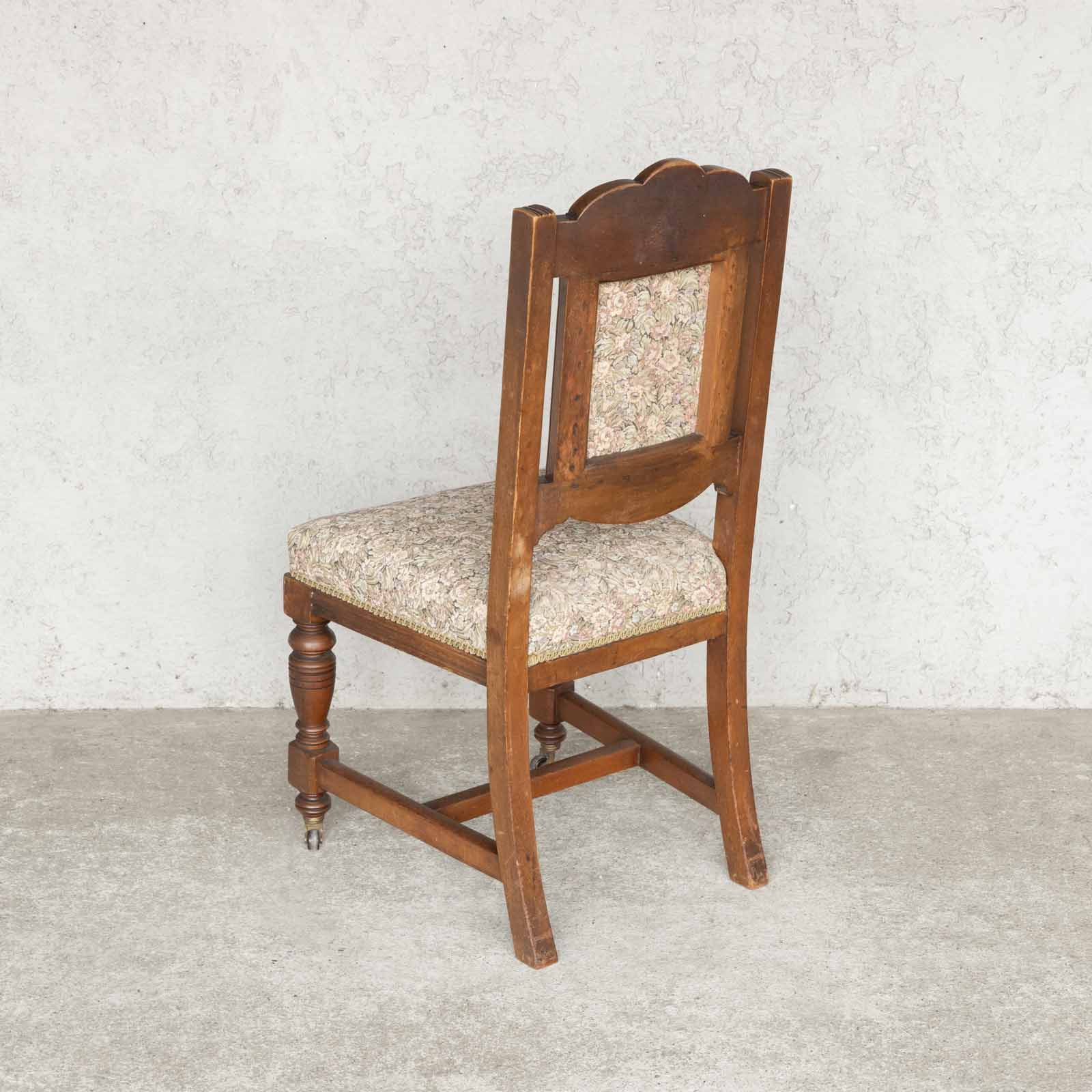 アンティーク　木製ダイニングチェア 花柄　① アンティーク 木製ダイニングチェア 花柄 ①