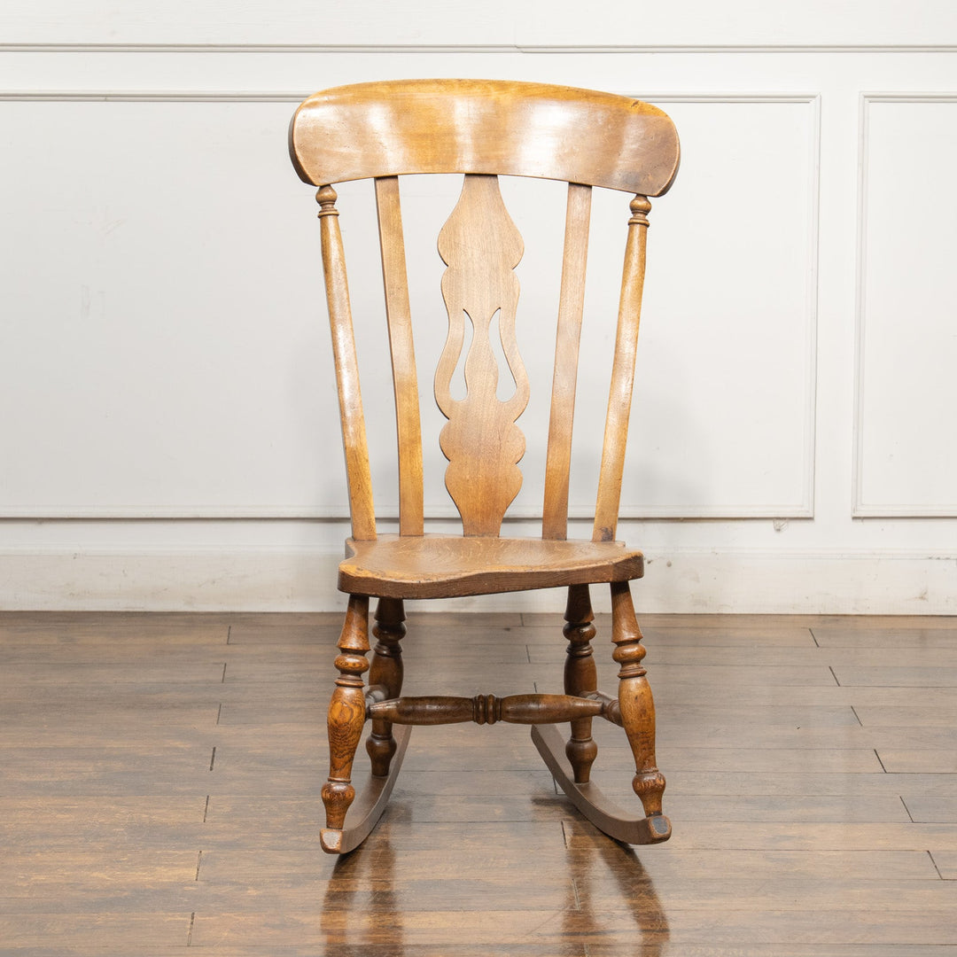 穏やかな時をゆったり過ごせる座り心地 エルム フィドルバック ロッキングチェア /22K