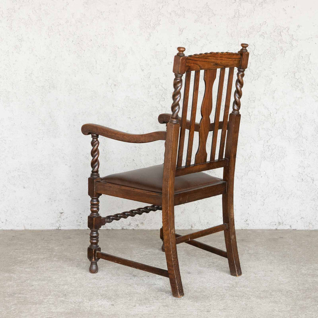 重厚さを感じるツイストの装飾が美しい オーク アームチェア /22L-1[m]