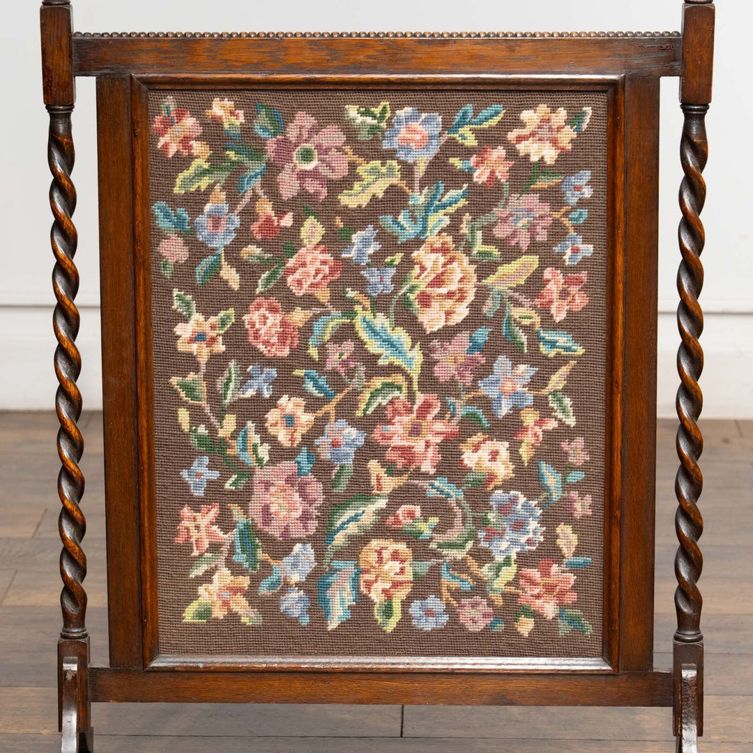 可憐な花の刺繍が上品な佇まい オーク ファイヤースクリーン /22L
