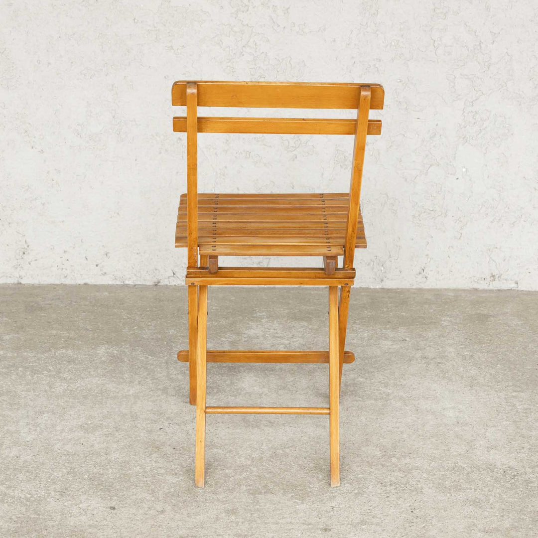 晴れた日に庭先で使いたい 軽くて便利な折り畳み式 パイン フォールディングチェア /22L-2[m]