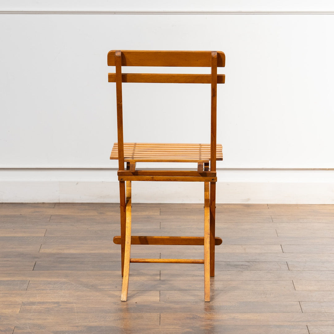 晴れた日に庭先で使いたい 軽くて便利な折り畳み式 パイン フォールディングチェア /22L-9[m]