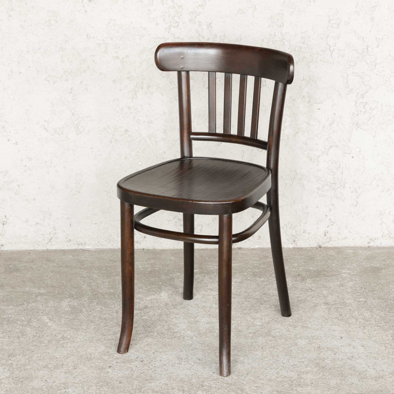 素朴で温もりあるデザイン ビーチ カフェスタイル ベントウッドチェア