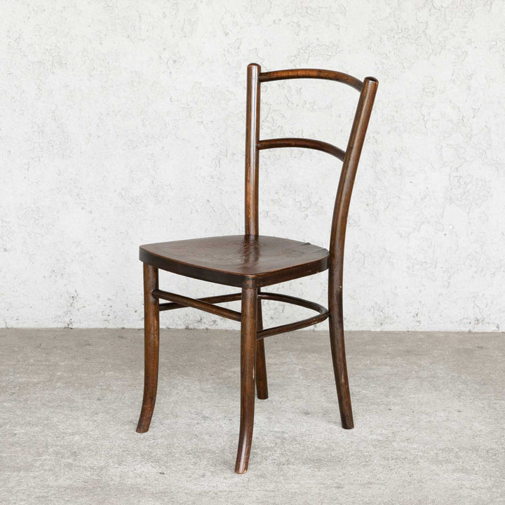 シンプルな背もたれとアールヌーボーデザインの座面が美しい ビーチ ベントウッドチェア /22L-A4[m]
