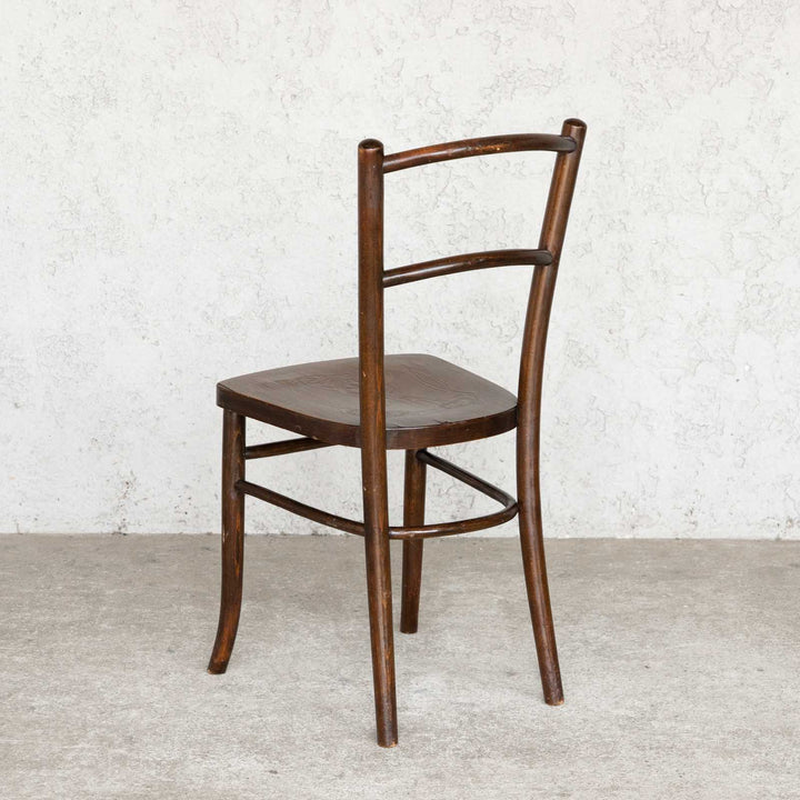 シンプルな背もたれとアールヌーボーデザインの座面が美しい ビーチ ベントウッドチェア /22L-A4[m]