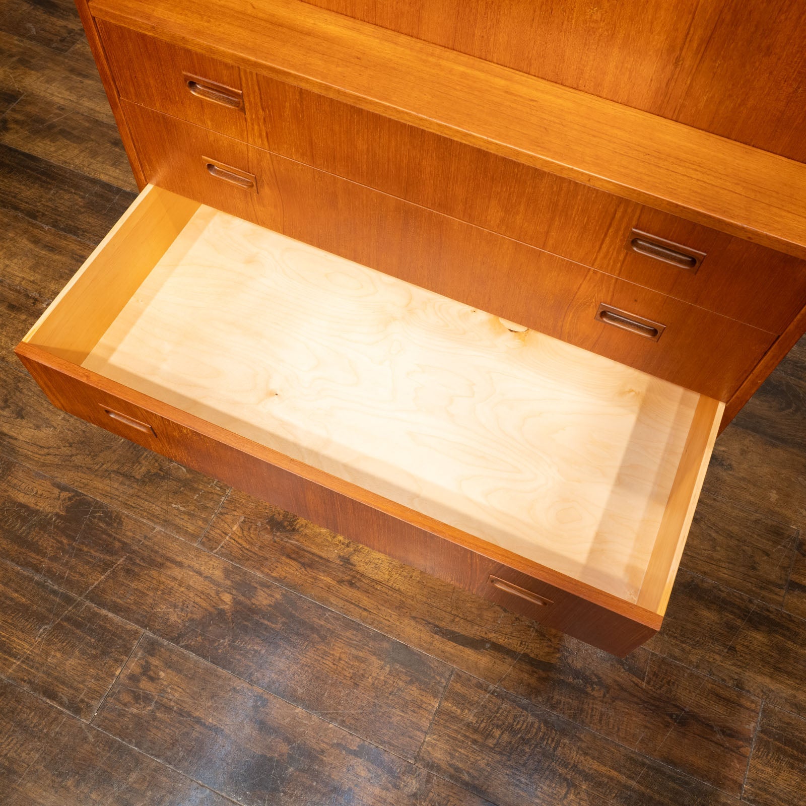 シンプルで温かみのあるデザインが素敵 ライティングビューロー[m