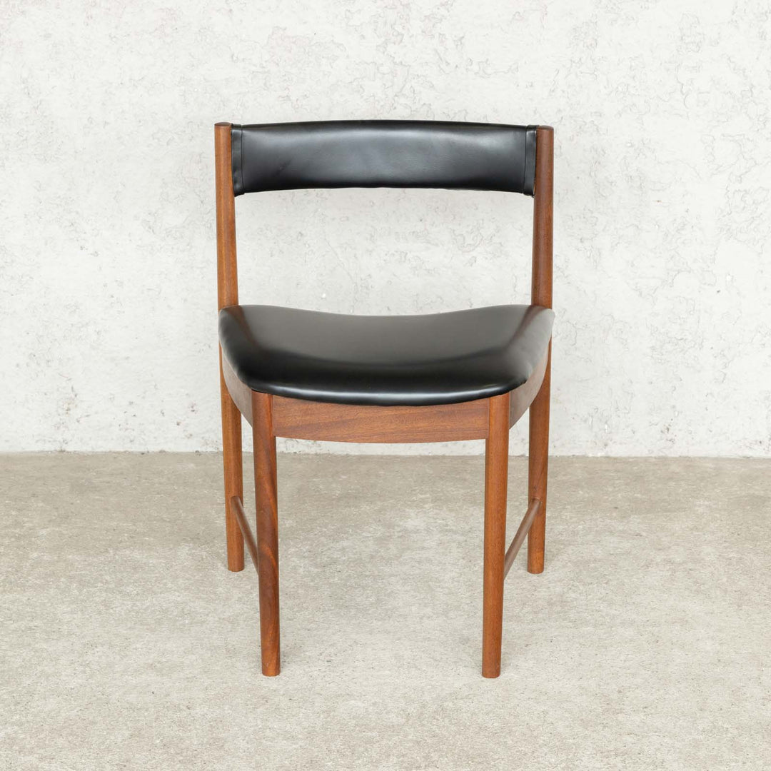 英国【A.H.MCINTOSH マッキントッシュ】ユニークな台形のフォルムが印象的 ダイニングチェア /22L-1[m]