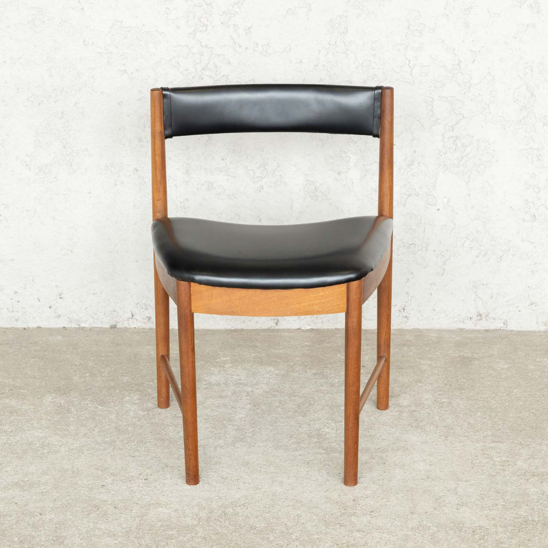 英国【A.H.MCINTOSH マッキントッシュ】ユニークな台形のフォルムが印象的 ダイニングチェア /22L-2[m]