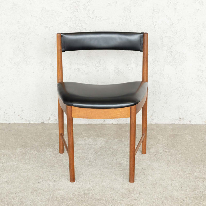 英国【A.H.MCINTOSH マッキントッシュ】ユニークな台形のフォルムが印象的 ダイニングチェア /22L-2[m]