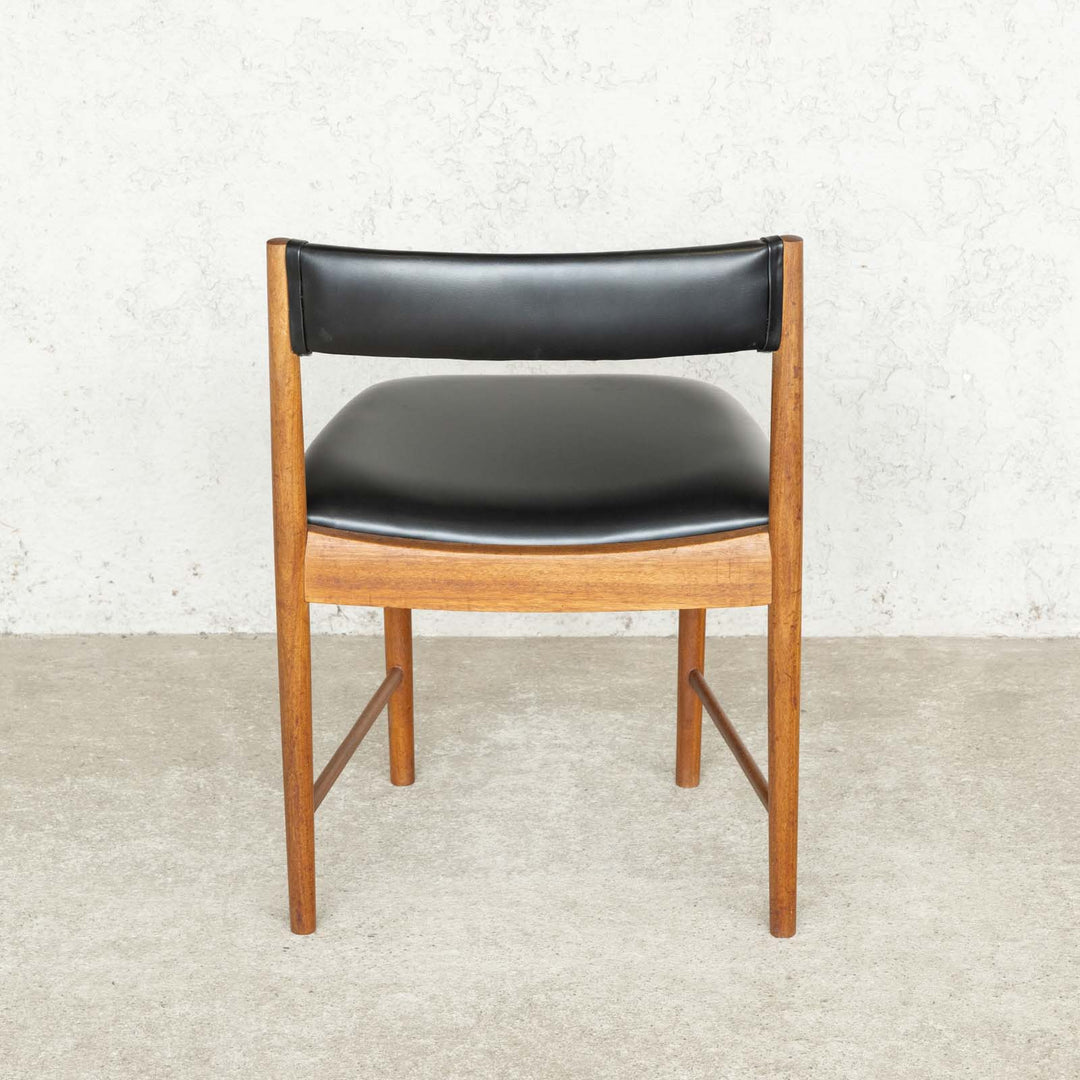 英国【A.H.MCINTOSH マッキントッシュ】ユニークな台形のフォルムが印象的 ダイニングチェア /22L-2[m]