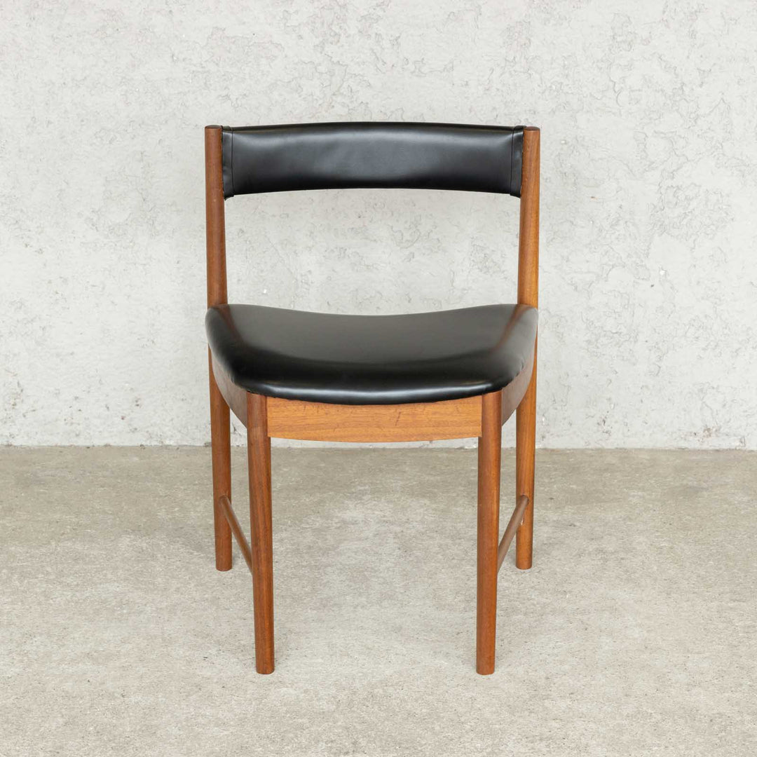 英国【A.H.MCINTOSH マッキントッシュ】ユニークな台形のフォルムが印象的 ダイニングチェア /22L-3[m]