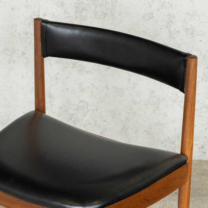 英国【A.H.MCINTOSH マッキントッシュ】ユニークな台形のフォルムが印象的 ダイニングチェア /22L-3[m]